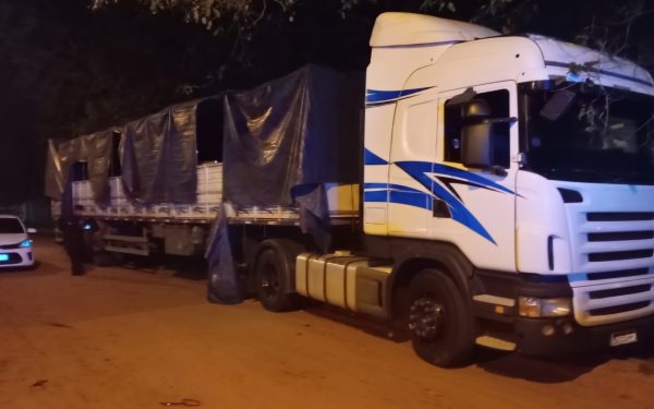 Piratas del asfalto atacan un camión en Itauguá y retienen a dos trabajadores