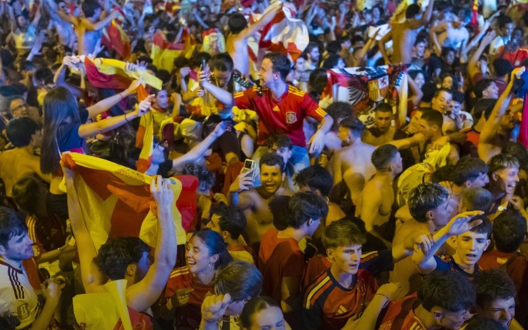 Un adolescente de 13 años falleció durante los festejos por el título mundial de España