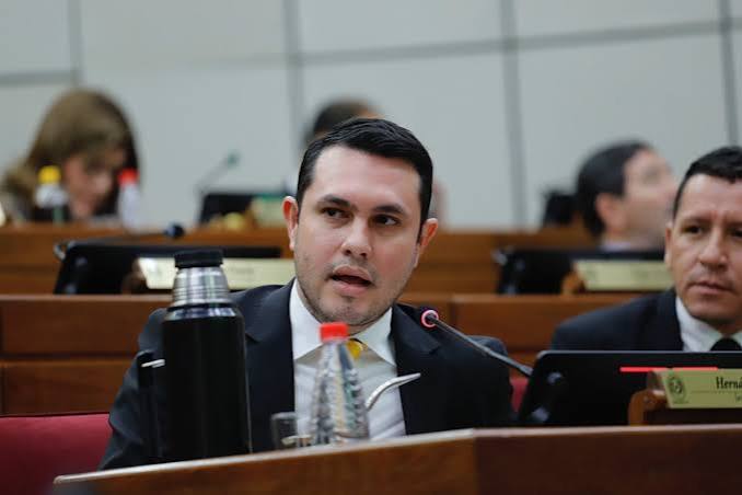 Juez ordena al JEM divulgar resoluciones firmadas por Hernán Rivas