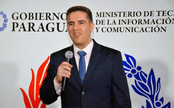 Sindicato de Periodistas exige la destitución del ministro Villate