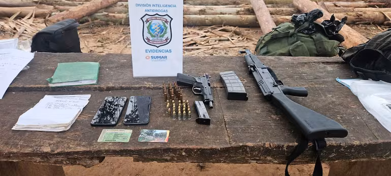 Dos detenidos y armas incautadas en megaoperativo contra el narcotráfico en Canindeyú