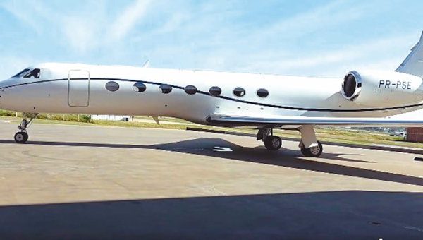 Senado exige informes sobre el jet incautado y usado por Cartes