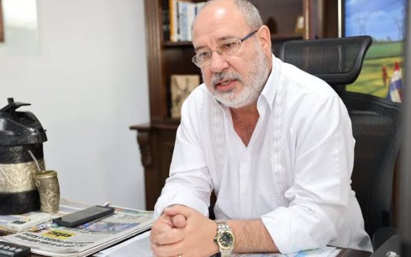 Juez archiva denuncia contra Justo Zacarías por caso pupitres chinos