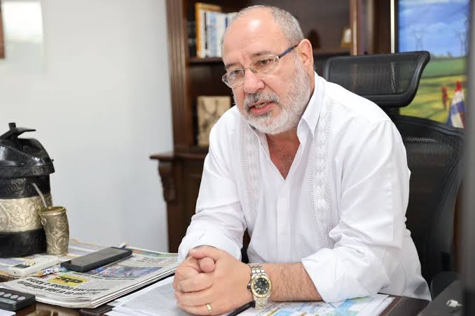 Juez archiva denuncia contra Justo Zacarías por caso pupitres chinos