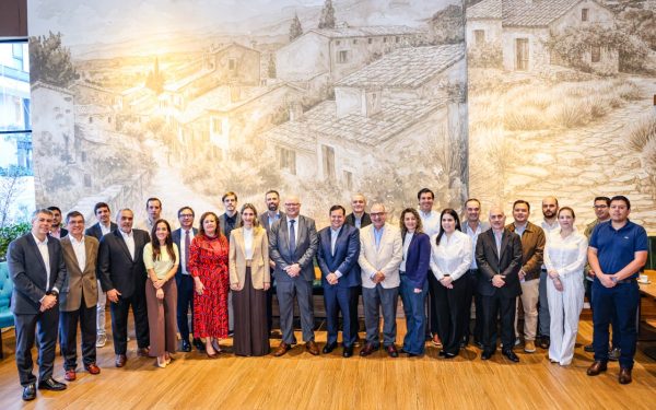 Empresarios respaldan aumentar el déficit, pero piden transparencia de las deudas