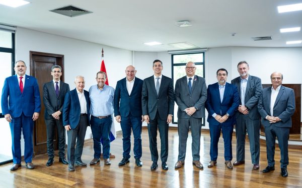 Peña analiza elevar el déficit fiscal para afrontar deudas con proveedores