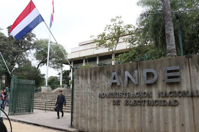 Atome amenaza con ir a un arbitraje internacional contra Paraguay por tarifa eléctrica
