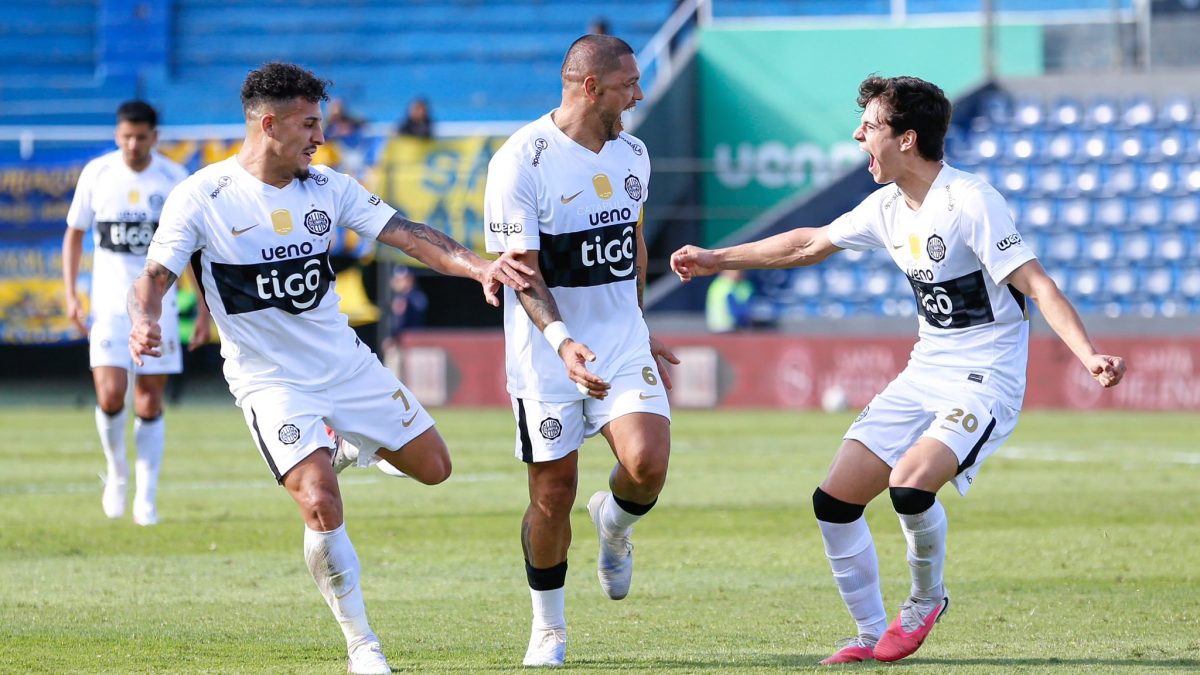 Olimpia recupera terreno con una goleada y se acerca a Libertad