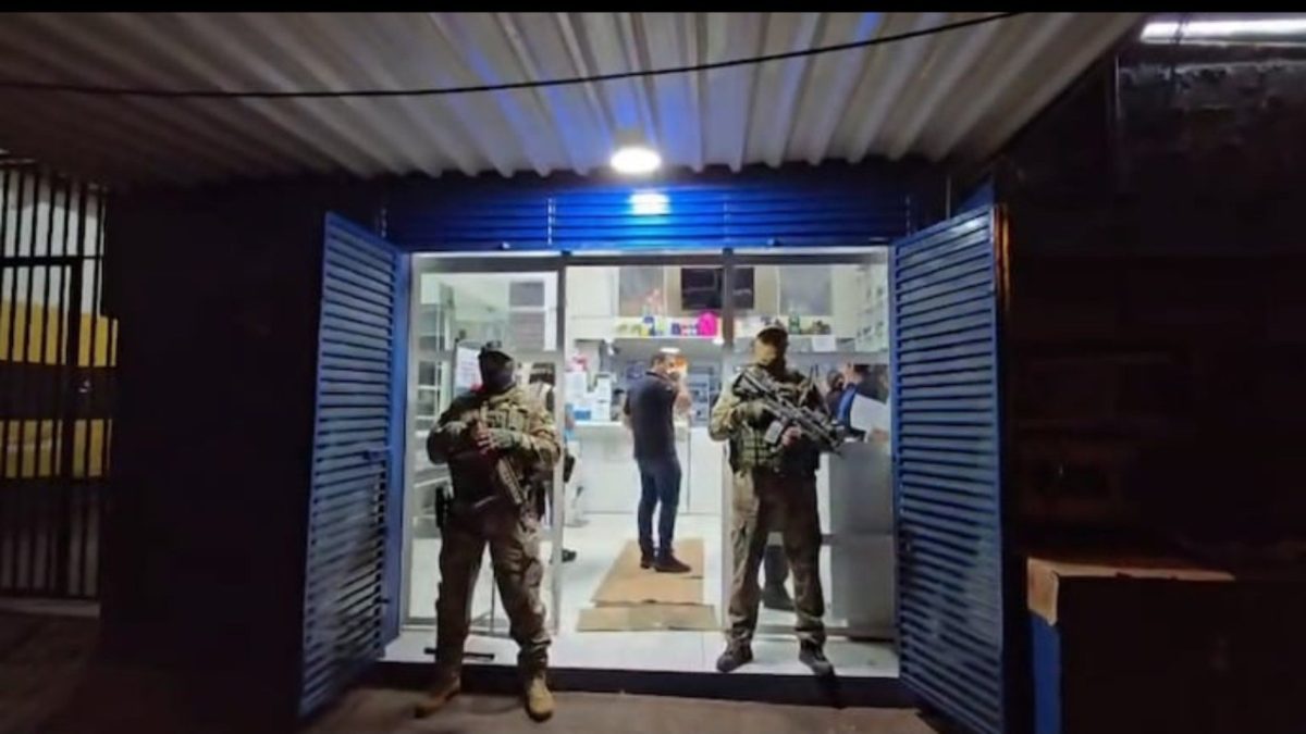 Operativo Jeog: hallan un sótano con medicamentos controlados en el Mercado 4