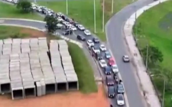 Cierre de la costanera norte provoca largas filas de vehículos en Asunción