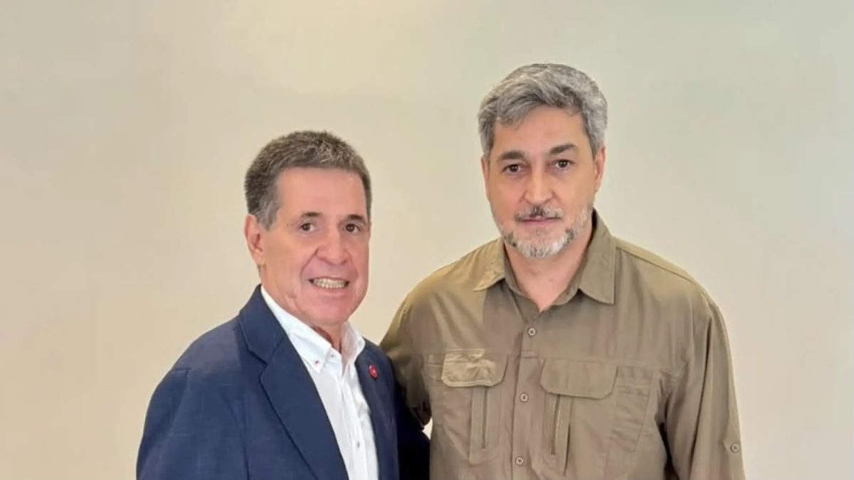 Cartes y Abdo se reúnen en plena crisis de Honor Colorado