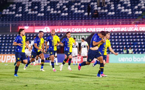 Luqueño elimina a Olimpia y avanza a cuartos de la Copa Paraguay