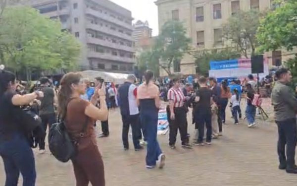 Senado quedó sin cuórum dos veces mientras legisladores se sumaban a marcha provida
