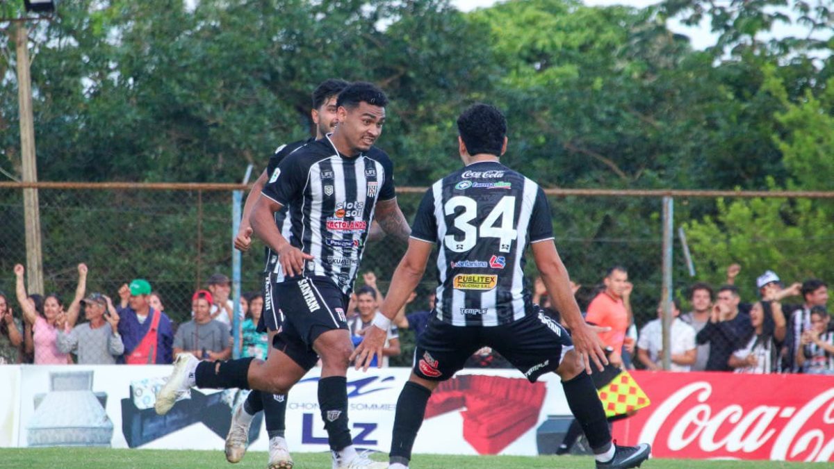 Deportivo Santaní vuelve a Primera luego de siete años