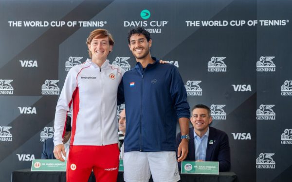 Dani Vallejo da el golpe en dobles y avanza en el Masters 1000 de Shanghái